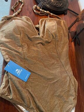 Cupshe Ladies Shimmer Gold One-Piece Swimsuit. NWT
